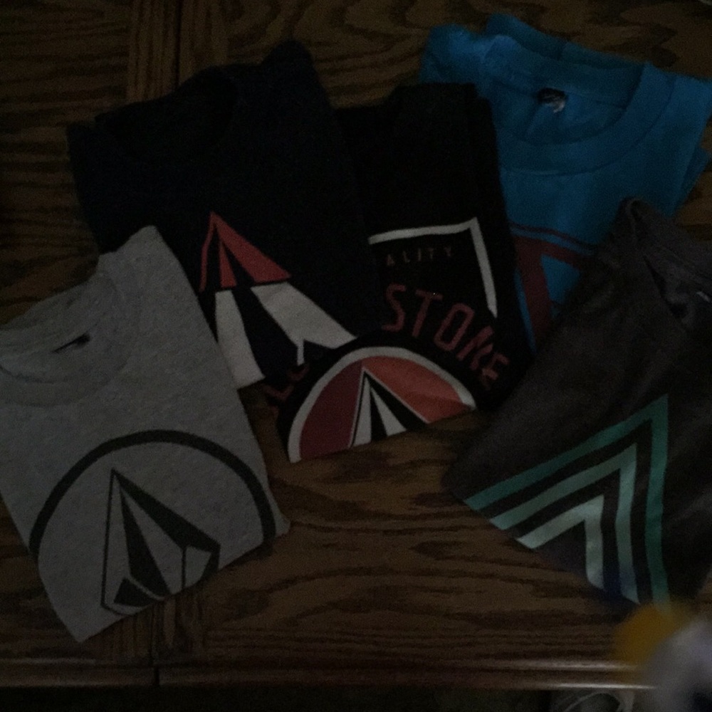 Boys Volcom T’shirts